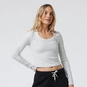 Women’s Long Sleeve Pose Scoop Tee
